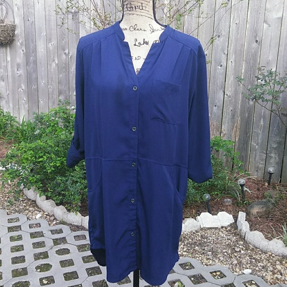 LUSH 👗 button down dress